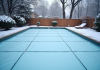 Astuces efficaces pour maintenir votre couverture de piscine en hiver